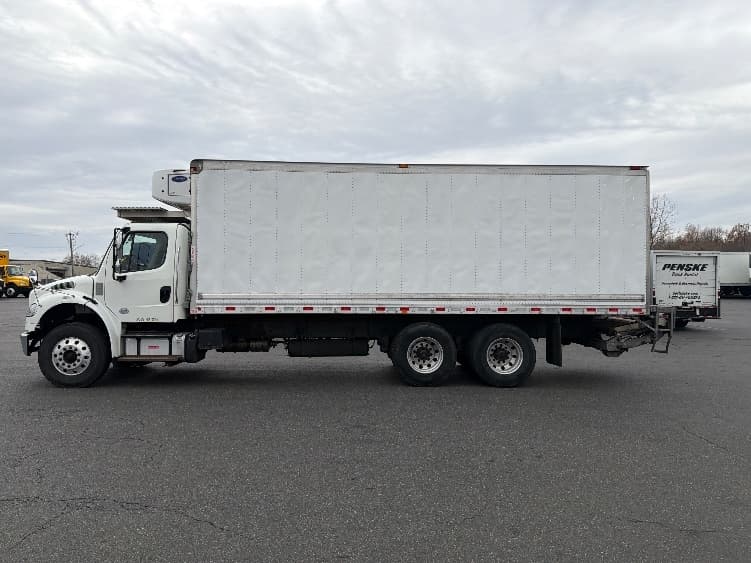 2019 Freightliner M2 106 — photo 4