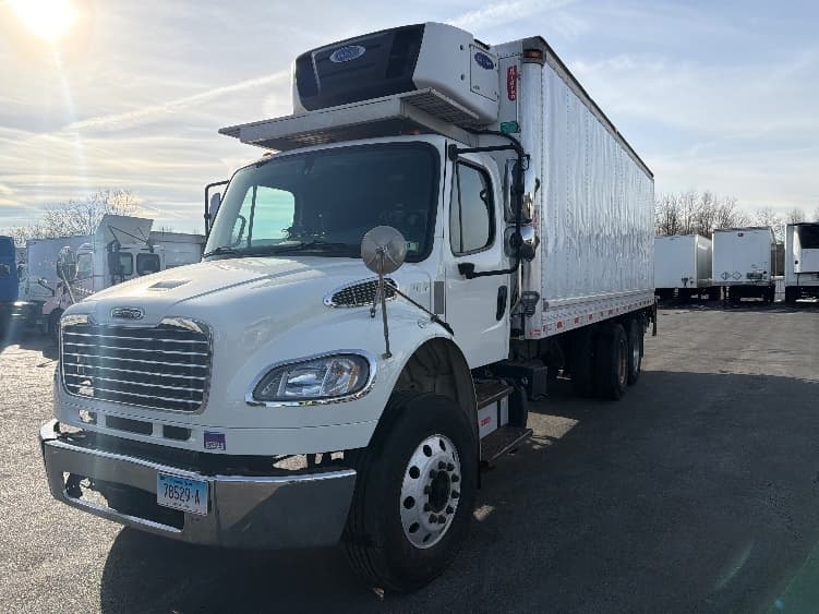 2019 Freightliner M2 106 — photo 3