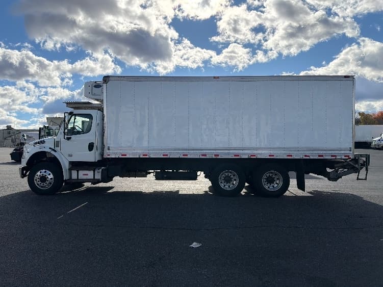 2019 Freightliner M2 106 — photo 4
