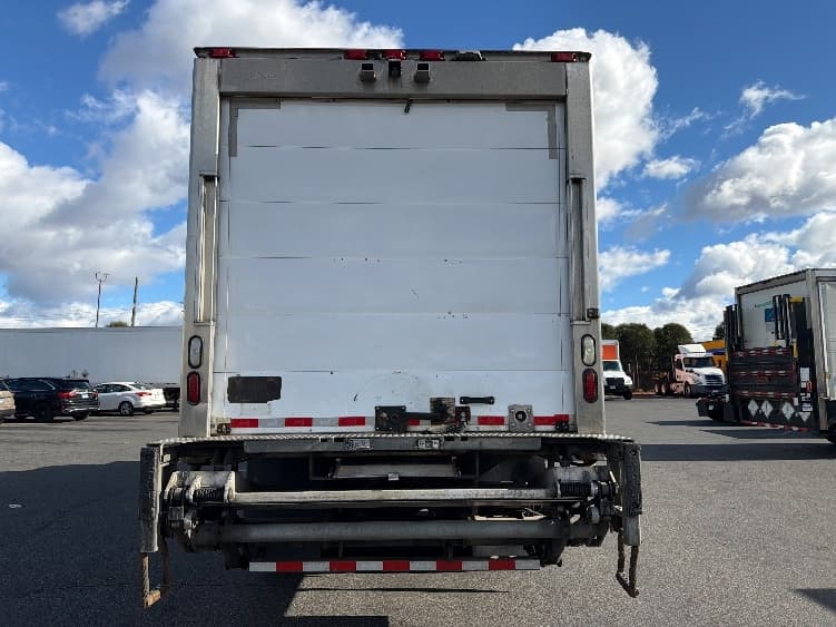 2019 Freightliner M2 106 — photo 7