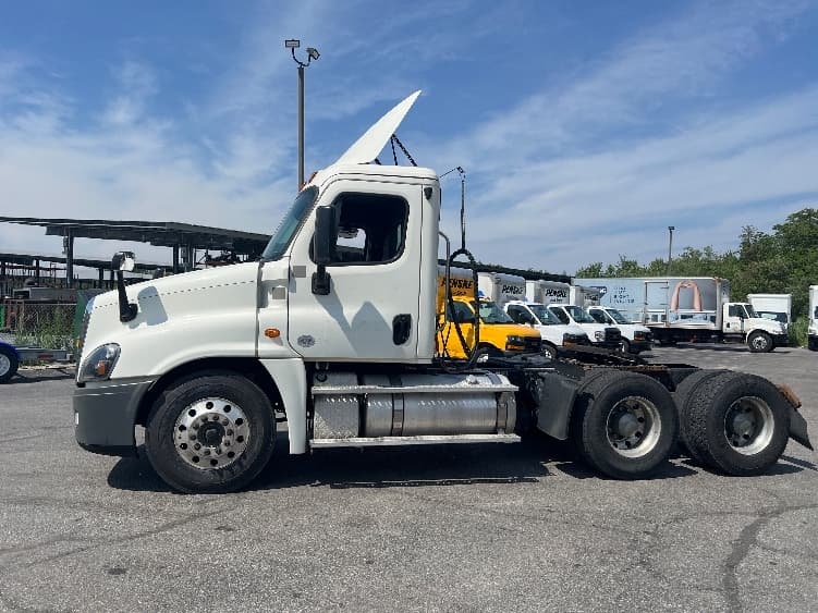 2019 Freightliner Cascadia — photo 4