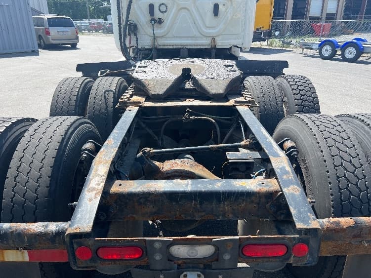 2019 Freightliner Cascadia — photo 6