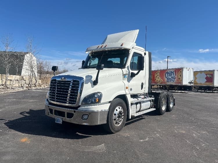 2019 Freightliner Cascadia — photo 3