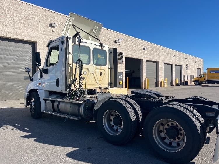 2019 Freightliner Cascadia — photo 5