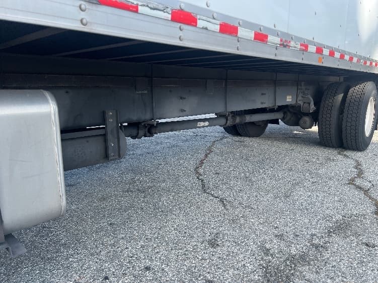 2019 Hino 338 — photo 5