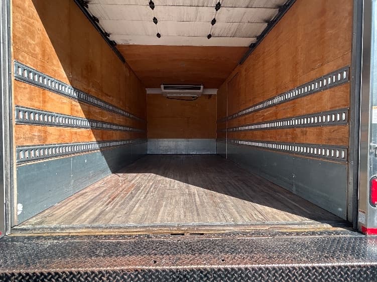 2019 Freightliner M2 106 — photo 10