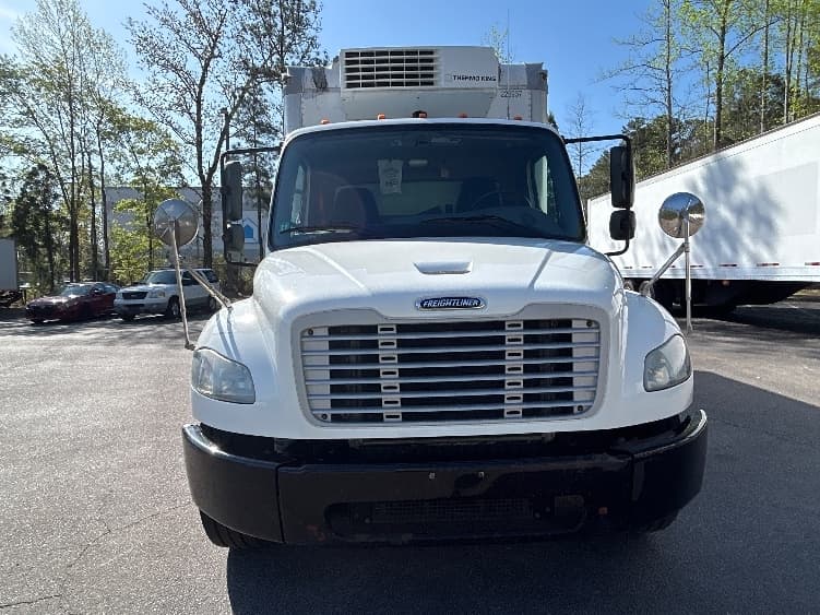 2019 Freightliner M2 106 — photo 2