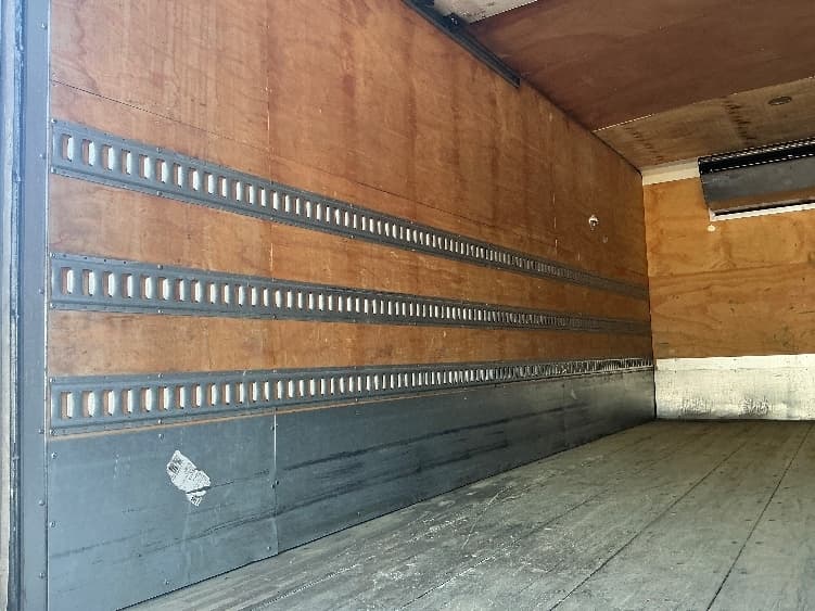 2019 Freightliner M2 106 — photo 10