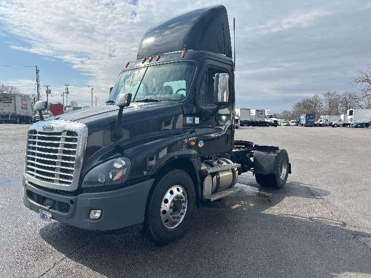 2019 Freightliner Cascadia — photo 3