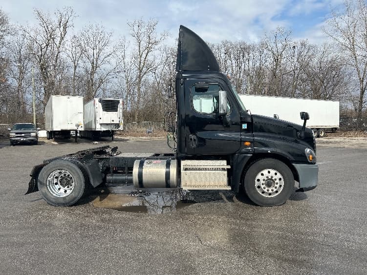 2019 Freightliner Cascadia — photo 8