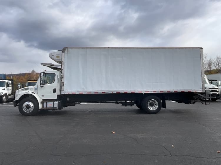 2019 Freightliner M2 106 — photo 4