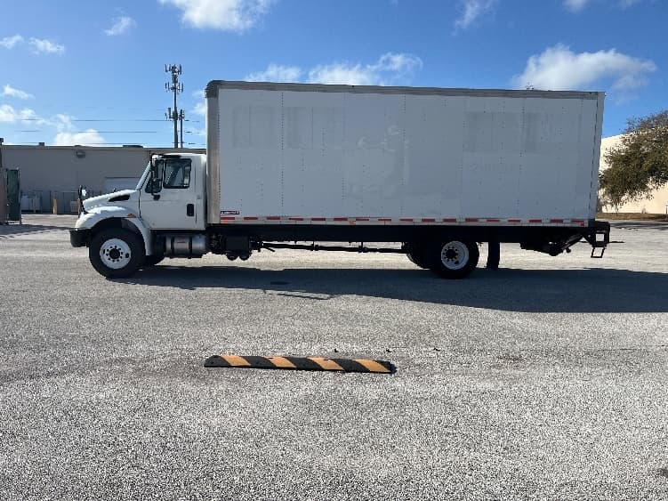2019 International 4300 — photo 4