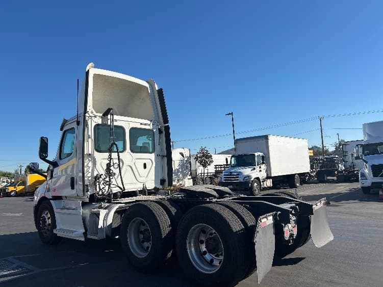 2019 Freightliner Cascadia — photo 5