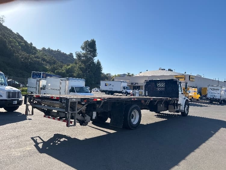 2019 Freightliner M2 106 in Fontana, CA — photo 10
