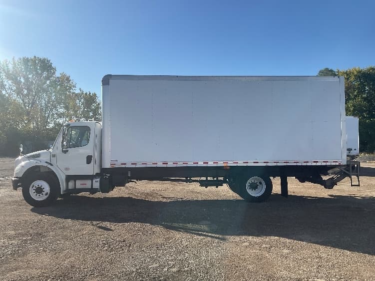 2019 Freightliner M2 106 — photo 4