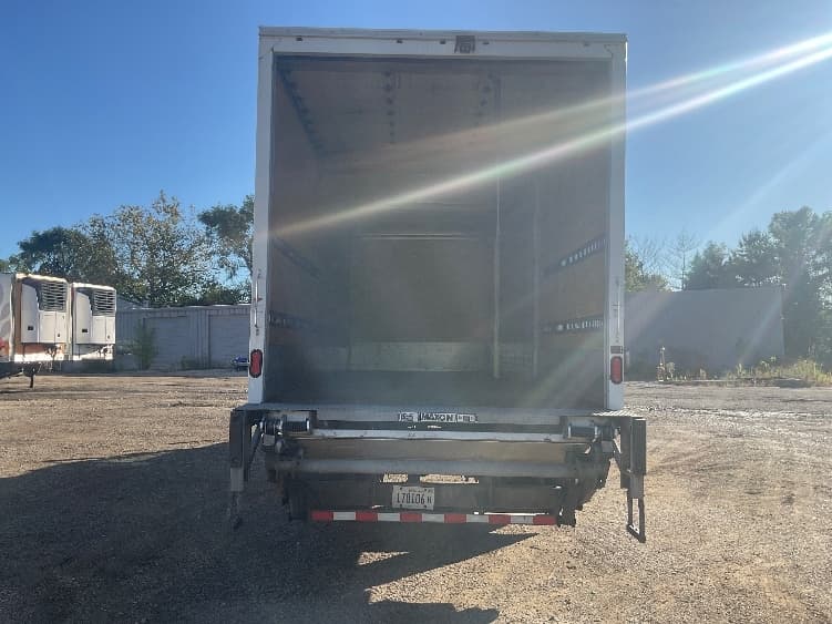 2019 Freightliner M2 106 — photo 8