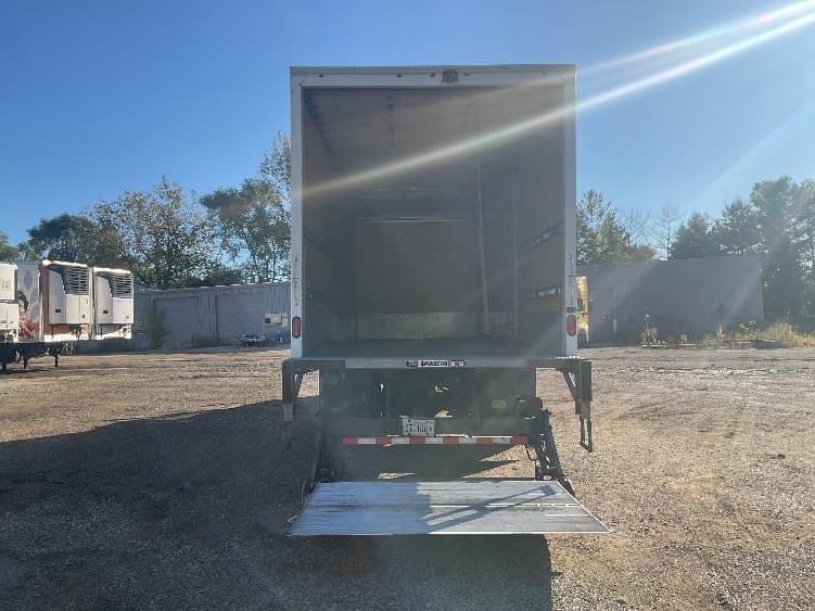 2019 Freightliner M2 106 — photo 9