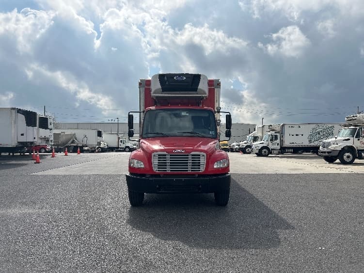 2019 Freightliner M2 106 — photo 2