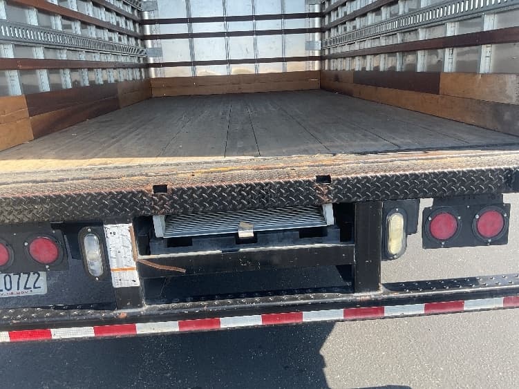 2019 Isuzu NQR — photo 10