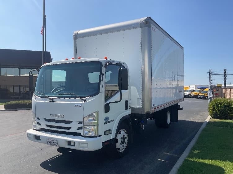 2019 Isuzu NQR — photo 3