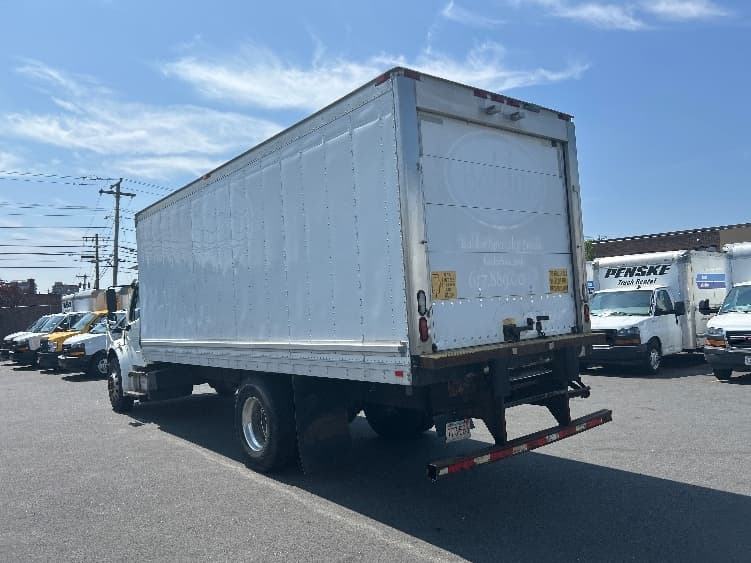 2019 Freightliner M2 106 — photo 6