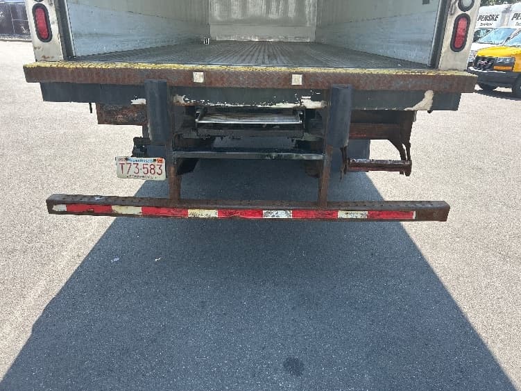 2019 Freightliner M2 106 — photo 9