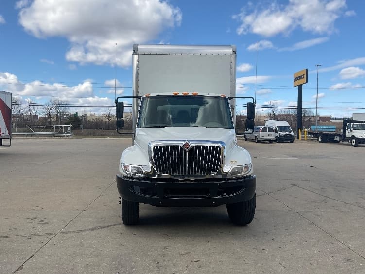 2019 International 4300 — photo 2