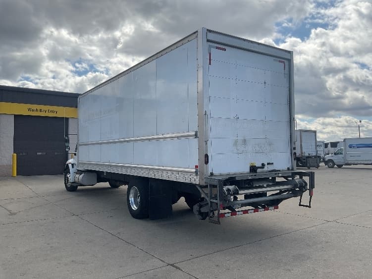 2019 International 4300 — photo 6