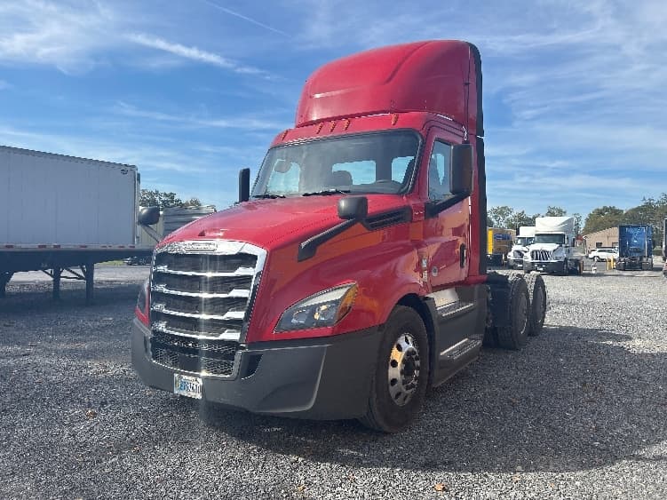 2019 Freightliner Cascadia — photo 3