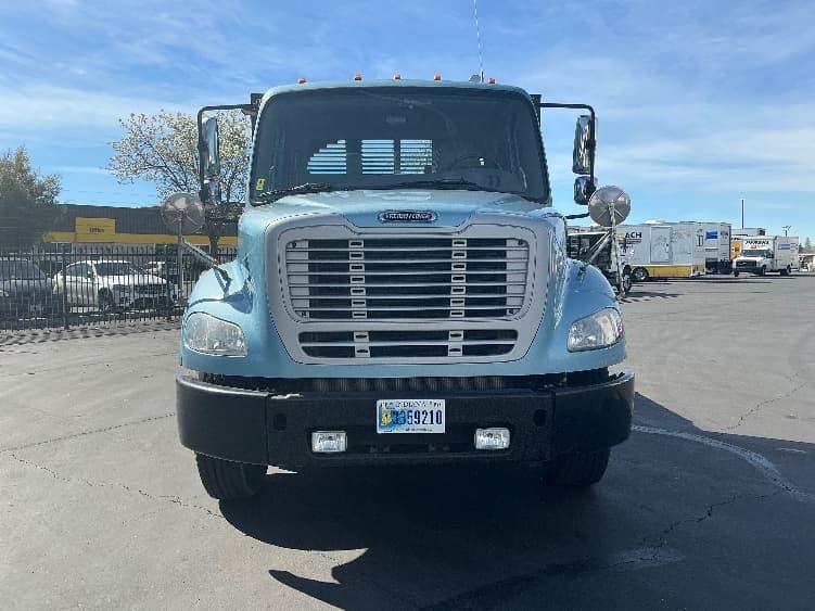 2019 Freightliner M2 112 — photo 2