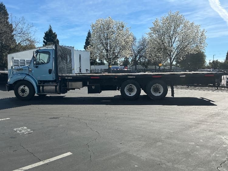 2019 Freightliner M2 112 — photo 4