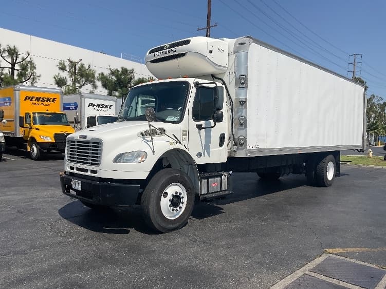 2019 Freightliner M2 106 — photo 3