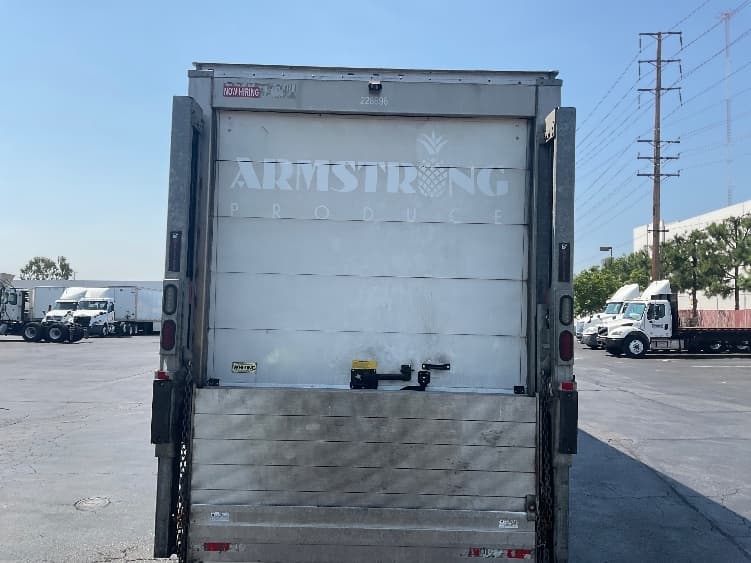 2019 Freightliner M2 106 — photo 7