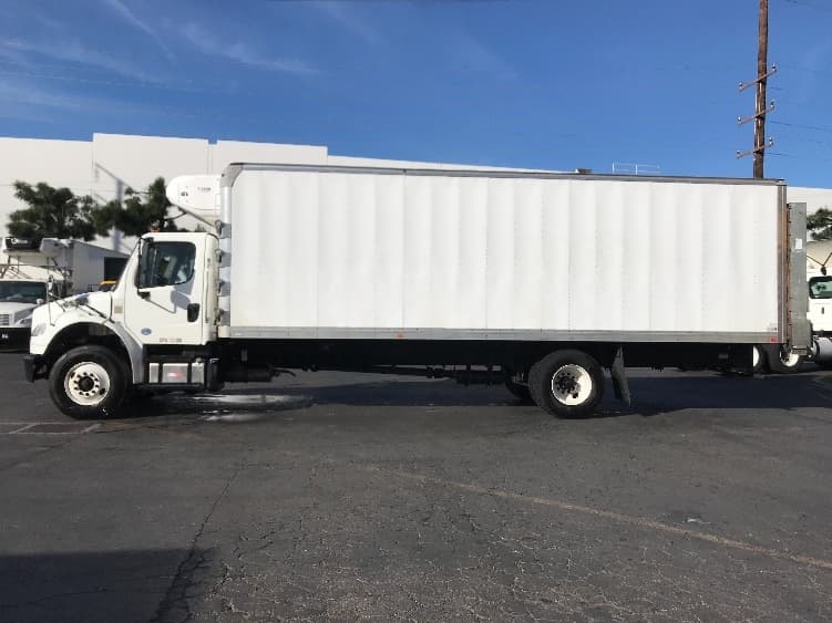 2019 Freightliner M2 106 — photo 4