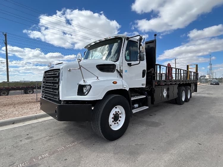 2019 Freightliner 114SD — photo 3