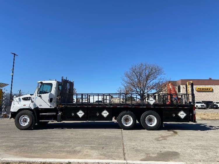 2019 Freightliner 114SD — photo 4
