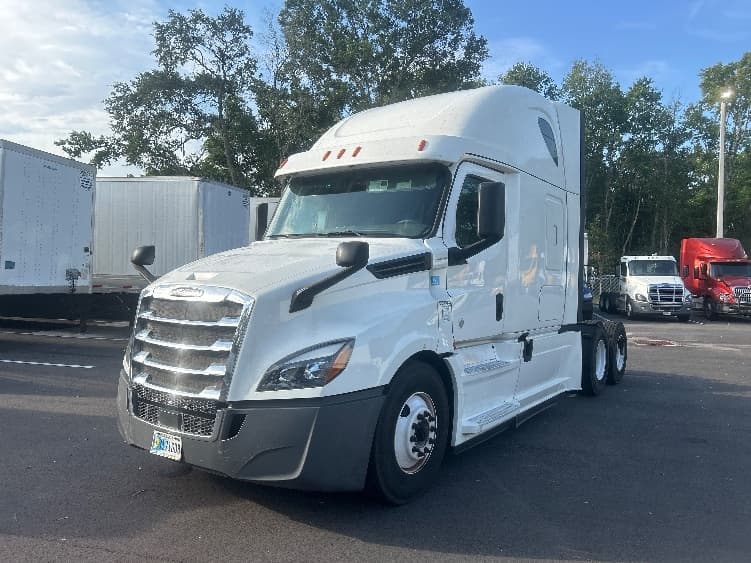 2019 Freightliner Cascadia — photo 3