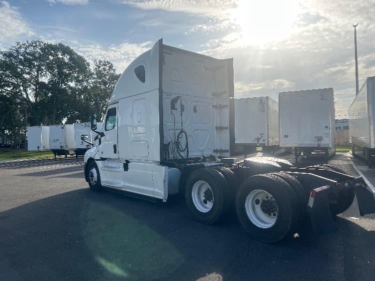 2019 Freightliner Cascadia — photo 5