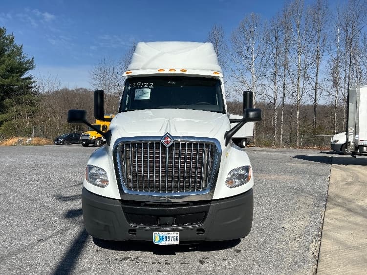 2019 International LT — photo 2