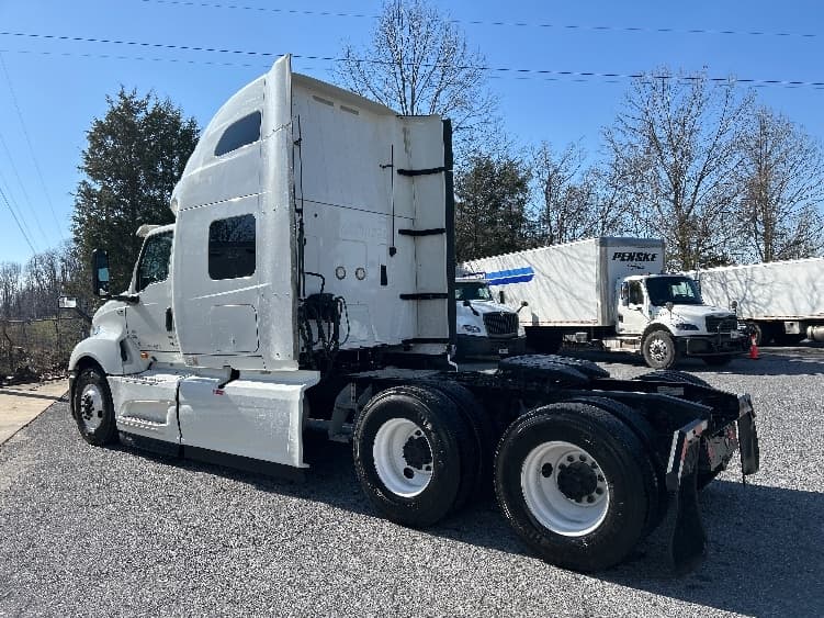 2019 International LT — photo 5