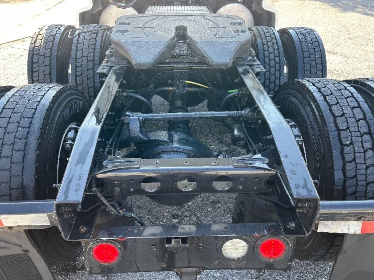 2019 International LT — photo 6