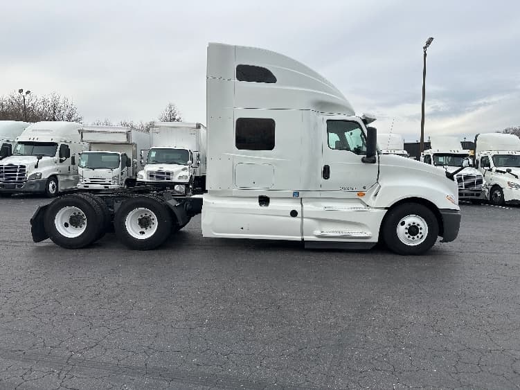 2019 International LT — photo 8