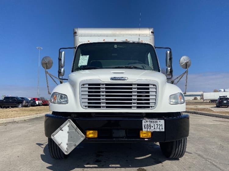 2019 Freightliner M2 106 — photo 2