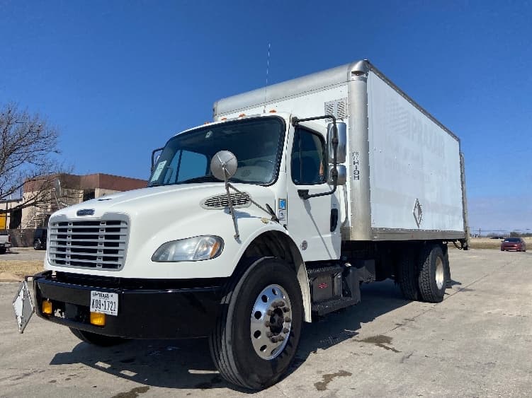 2019 Freightliner M2 106 — photo 3