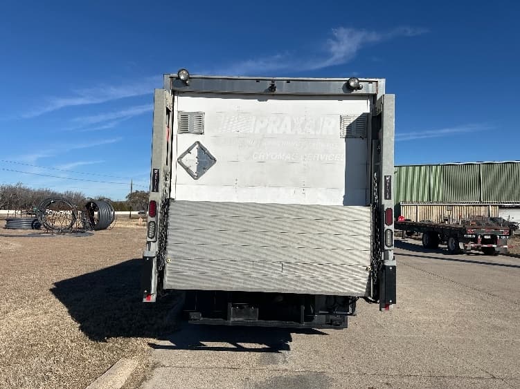 2019 Freightliner M2 106 — photo 7