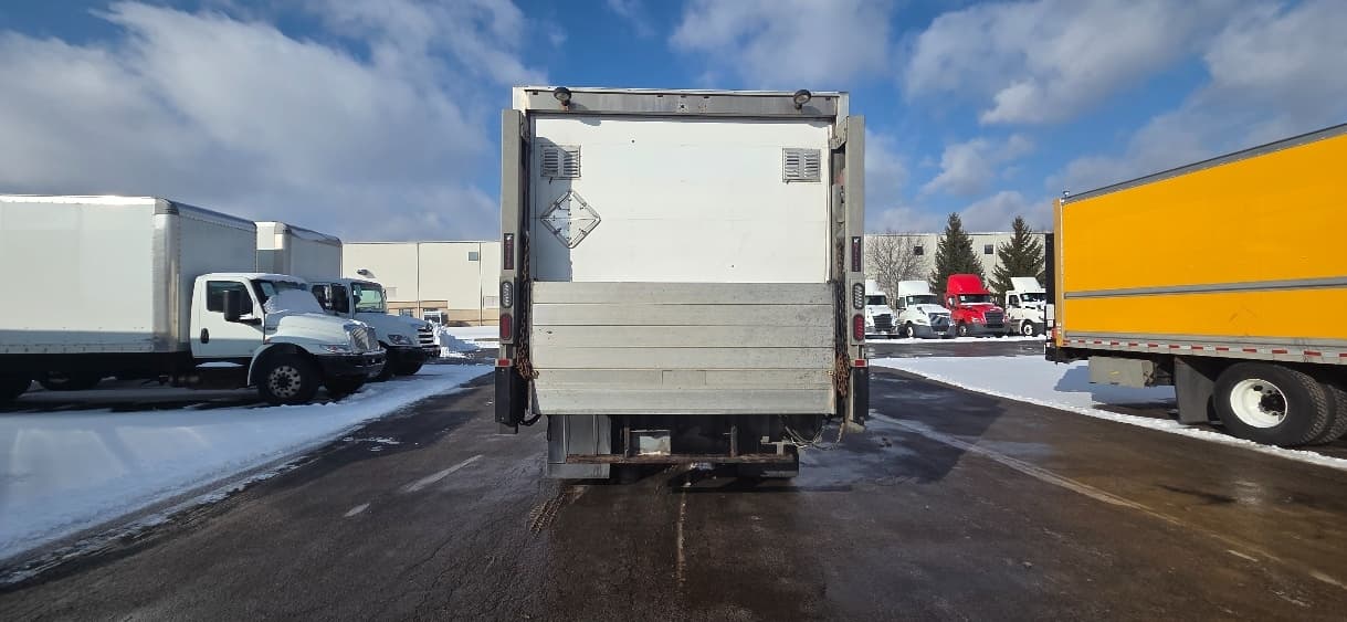 2019 Freightliner M2 106 — photo 7
