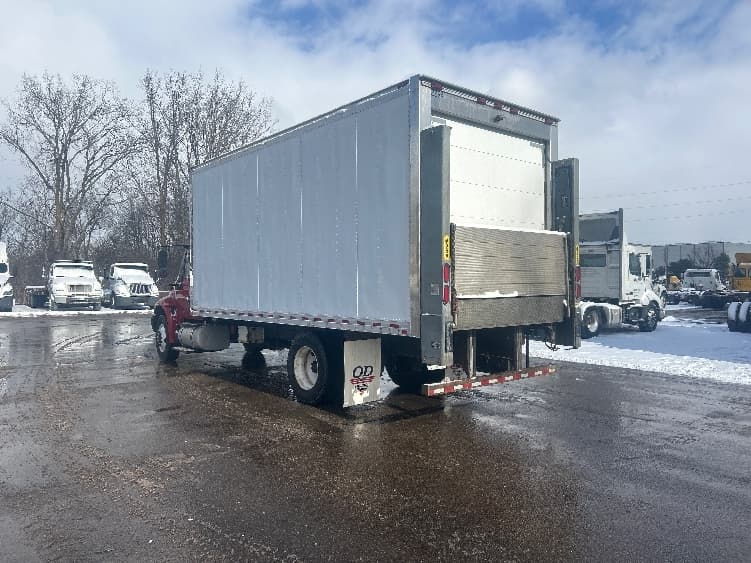 2019 International 4300 — photo 6