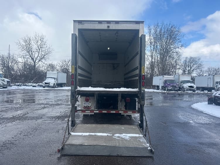 2019 International 4300 — photo 9