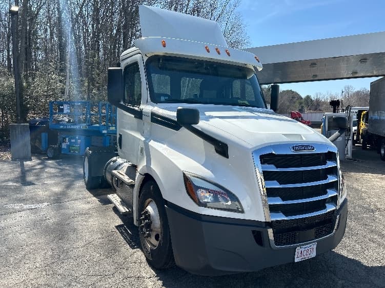 2019 Freightliner Cascadia — photo 3
