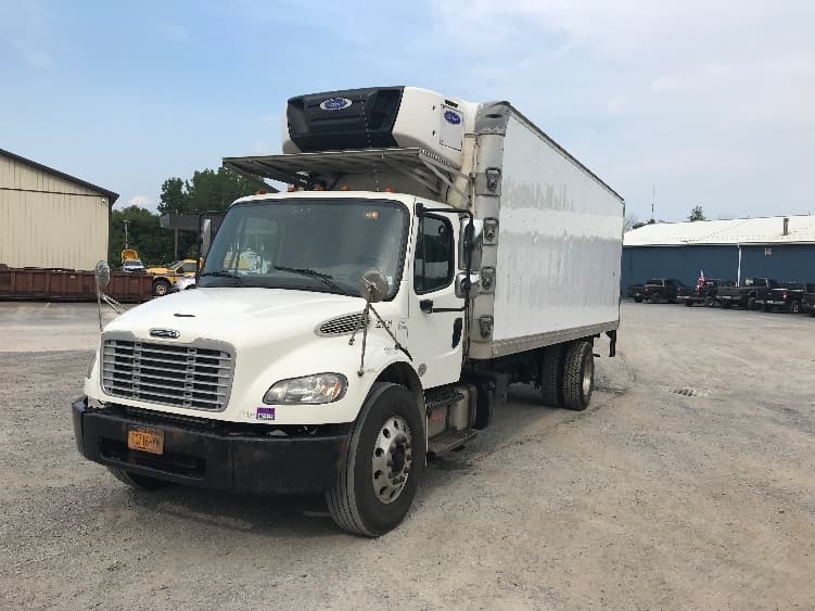 2019 Freightliner M2 106 — photo 3